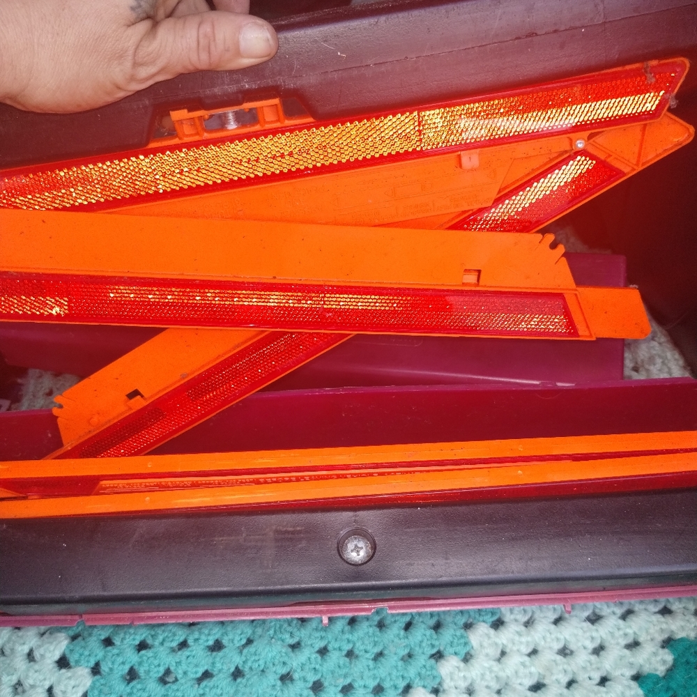 Commercial hazard reflection bars